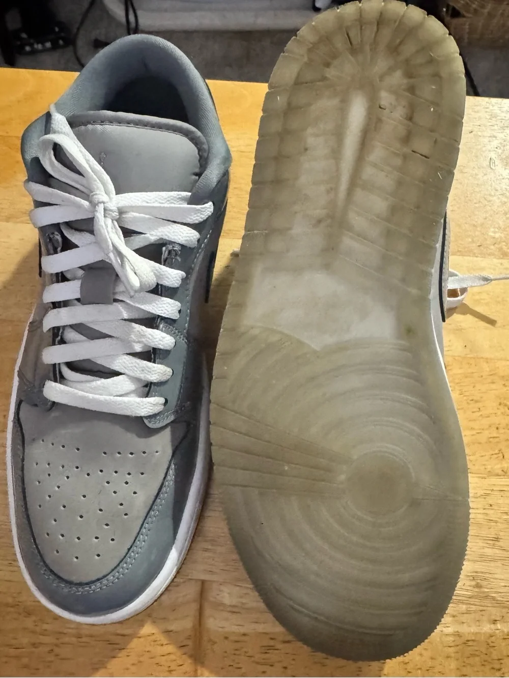 Men's Jordan 1 SE Low White and Gray Low-Top sneakers size 8.5